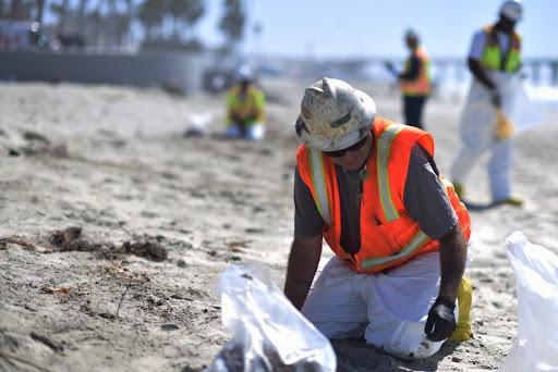 How California Oil Spill Responders Use NOAA's Mapping Tools to Track